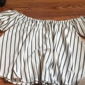 Off shoulder stiripes